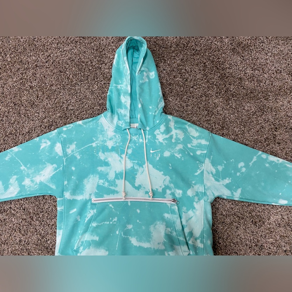 Nike Fly Dri Fit Standard Issue Edition Hoodie- Tie Dye women’s small